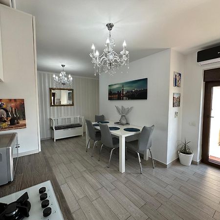 Venetia Apartament - Timisoara Appartement Buitenkant foto