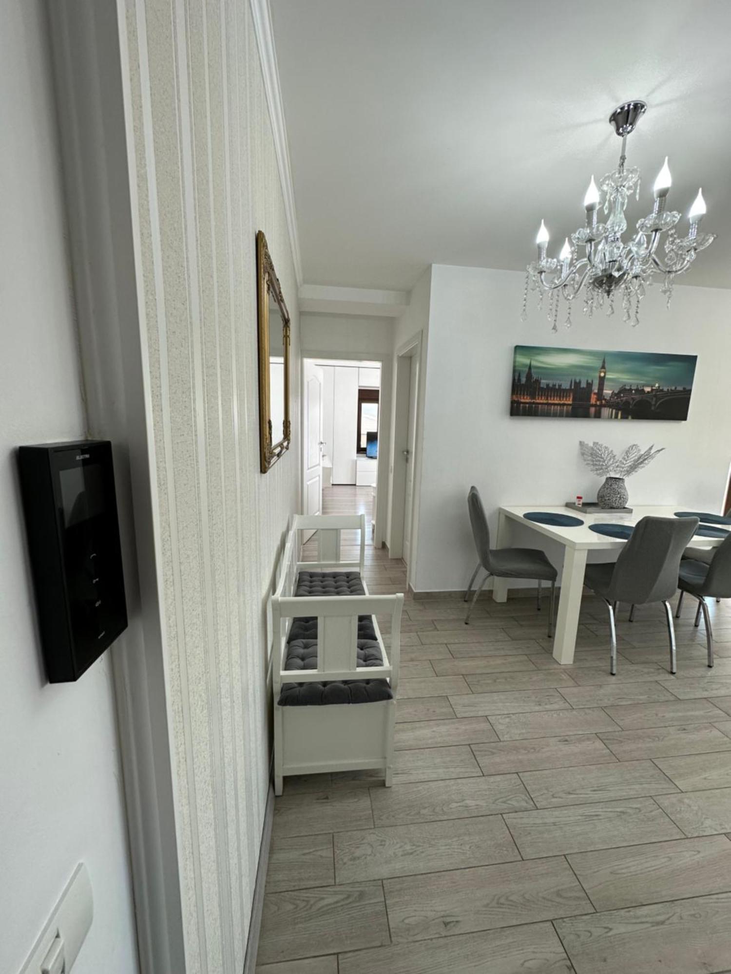 Venetia Apartament - Timisoara Appartement Buitenkant foto